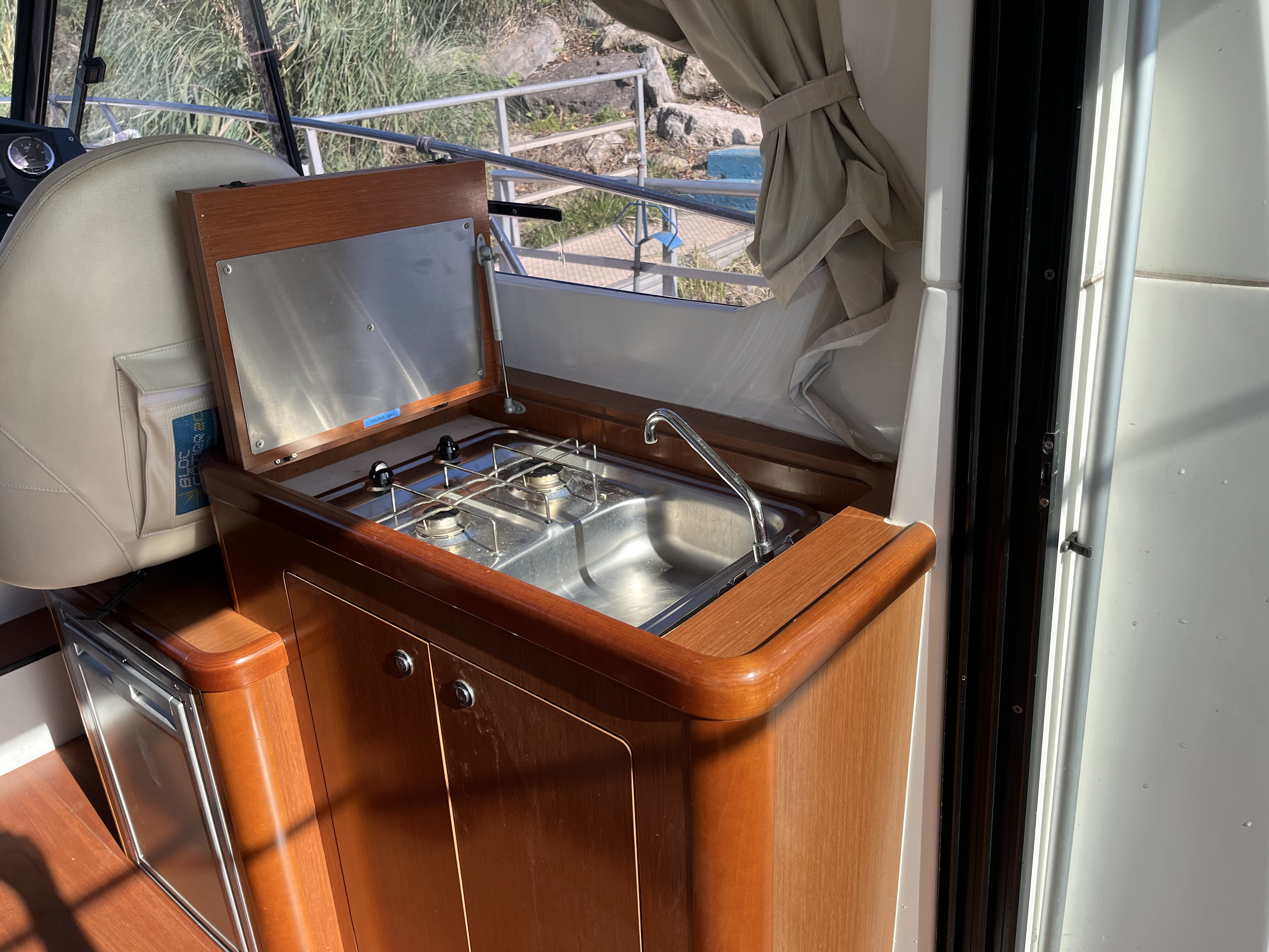 slider 10 Beneteau Antares 880